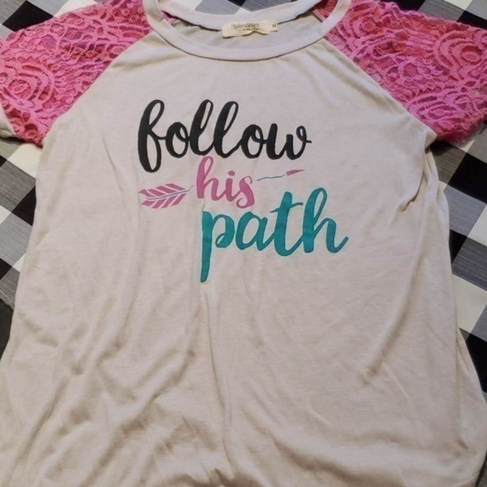 Wanderer by Southern Grace Tshirt Size M